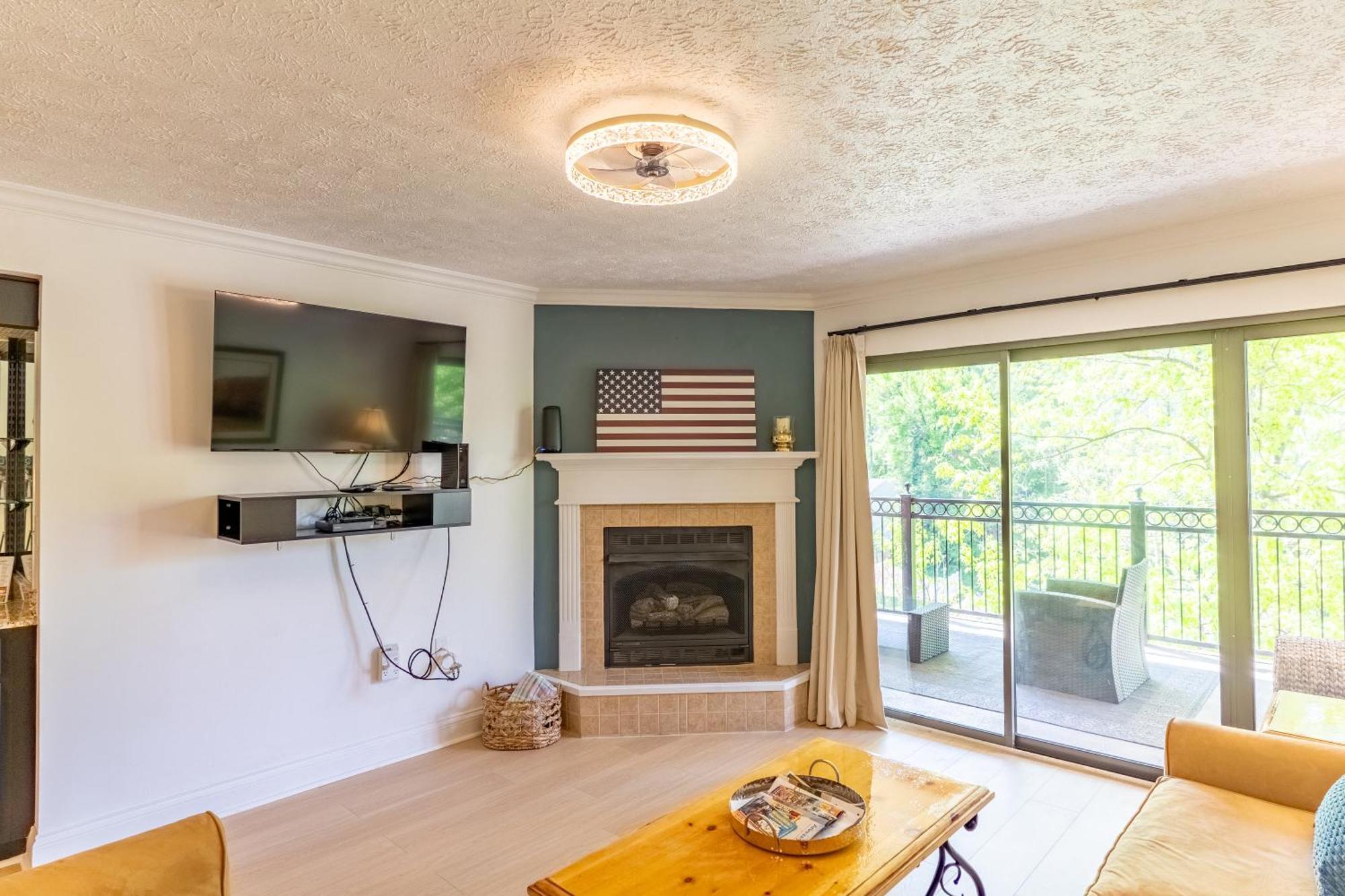 Luxurious Condo, Pool, Fireplace, Hiking Gatlinburg Esterno foto